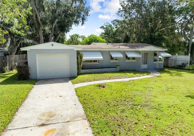 Photo 2 of Single family home for sale at 315 Pennsylvania Ave, Saint Cloud, FL 34769 | MLS# S5158182 | Listing updated on 2026-09-30
