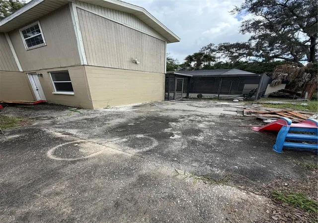 Photo 22 of Single family home for sale at 10325 N Armenia Ave, TAMPA, FL 33612 | MLS# TB8551534 | Listing updated on 2026-09-24