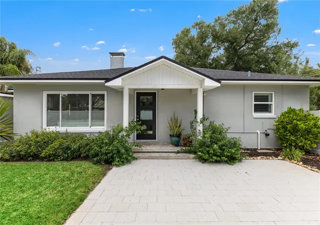 Photo 1 of Single family home for sale at 1030 32nd Avenue N, Saint Petersburg, FL 33704 | MLS# TB8551537 | Listing updated on 2026-10-04