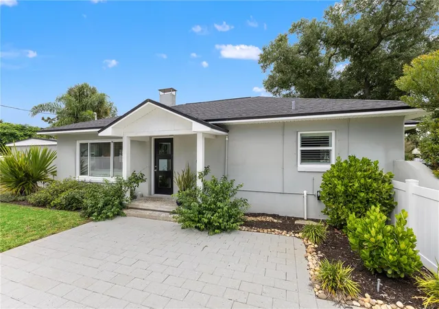 Photo 2 of Single family home for sale at 1030 32nd Avenue N, Saint Petersburg, FL 33704 | MLS# TB8551537 | Listing updated on 2026-10-04