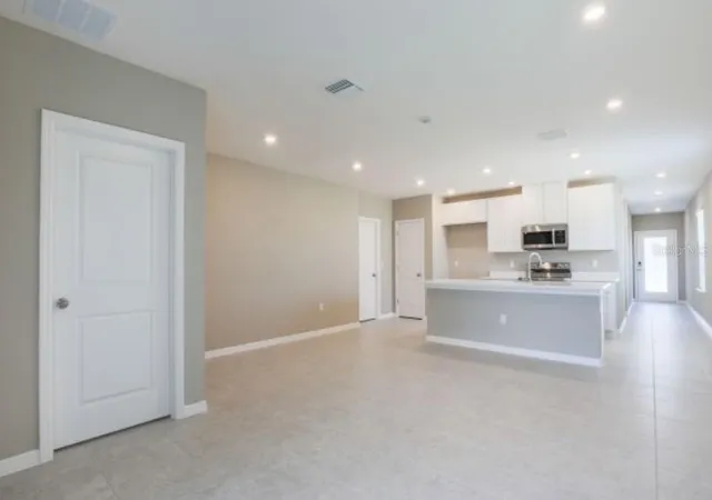 Photo 4 of Single family home for sale at 2911 Katie Ann Way, Deland, FL 32720 | MLS# O6444269 | Listing updated on 2026-09-24