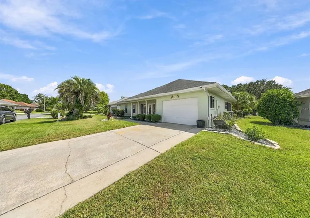 Photo 2 of Single family home for sale at 11268 SE 175th Lane, Summerfield, FL 34491 | MLS# TB8551540 | Listing updated on 2026-10-09