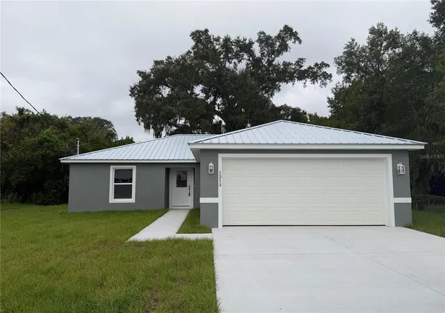 Single family home for sale at 1313 Fairfax St NE, Winter Haven, FL 33881 | MLS# P4939982 | Listing updated on 2026-09-30
