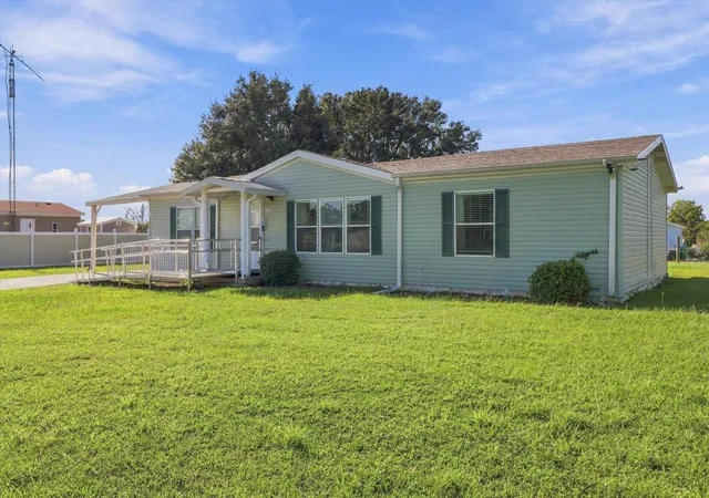 Photo 3 of Manufactured home for sale at 6622 Sw 84th Street, Ocala, FL 34476 | MLS# OM732788 | Listing updated on 2026-10-06