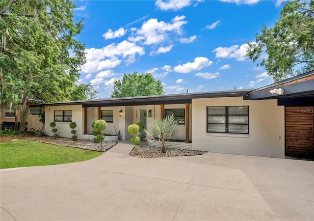 Photo 3 of Single family home for sale at 1520 Rock Lake Dr, Orlando, FL 32805 | MLS# O6444285 | Listing updated on 2026-10-20