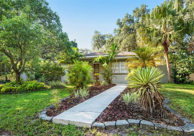Photo 1 of Single family home for sale at 422 W Louisiana Ave, TAMPA, FL 33603 | MLS# TB8551556 | Listing updated on 2026-10-15