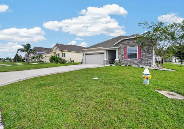 Photo 3 of Single family home for sale at 35 Ridge Rd, Palm Coast, FL 32137 | MLS# S5158187 | Listing updated on 2026-09-24