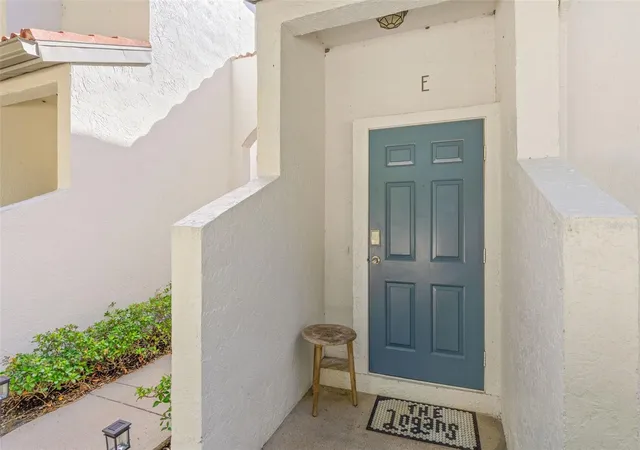 Photo 2 of Condo for sale at 484 Santa Cruz Pl NE #E, Saint Petersburg, FL 33703 | MLS# TB8551566 | Listing updated on 2026-10-07