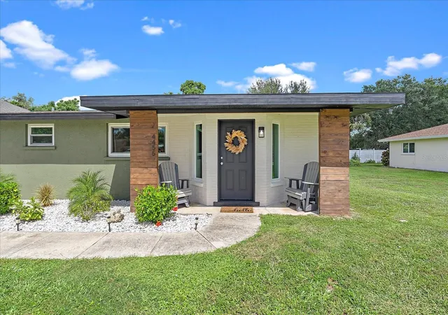 Photo 1 of Single family home for sale at 4455 Maygog Rd, Sarasota, FL 34233 | MLS# A4707193 | Listing updated on 2026-09-24