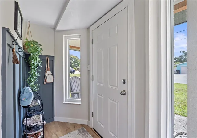 Photo 2 of Single family home for sale at 4455 Maygog Rd, Sarasota, FL 34233 | MLS# A4707193 | Listing updated on 2026-09-24