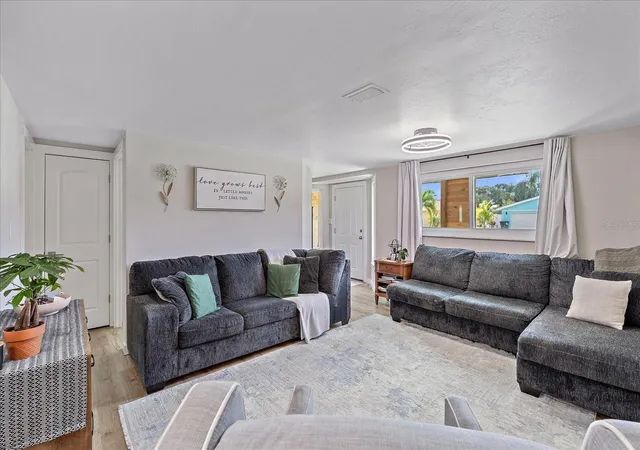 Photo 4 of Single family home for sale at 4455 Maygog Rd, Sarasota, FL 34233 | MLS# A4707193 | Listing updated on 2026-09-24