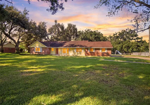 Photo 1 of Sale Pending at 409 El Greco Dr, Brandon, FL 33511 | MLS# TB8551575 | Listing updated on 2026-10-08