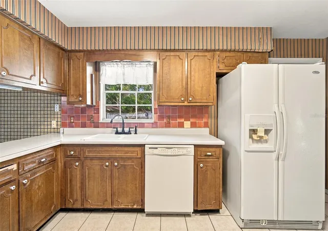 Photo 3 of Sale Pending at 409 El Greco Dr, Brandon, FL 33511 | MLS# TB8551575 | Listing updated on 2026-10-08