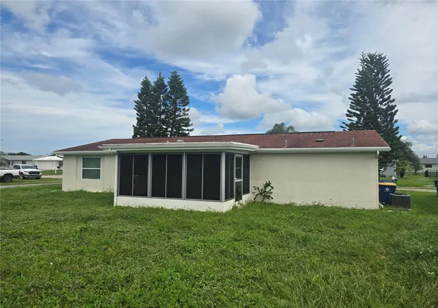 Photo 4 of Single family home for sale at 2055 Norfolk Dr, Holiday, FL 34691 | MLS# TB8551580 | Listing updated on 2026-10-07