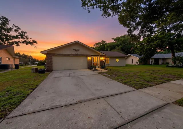 Photo 1 of Single family home for sale at 1382 Glengarry Dr, Palm Harbor, FL 34684 | MLS# TB8551583 | Listing updated on 2026-09-30