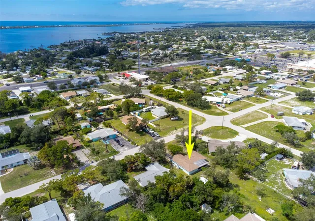 Photo 2 of Single family home for sale at 631 S Broadway, Englewood, FL 34223 | MLS# D6148910 | Listing updated on 2026-10-05