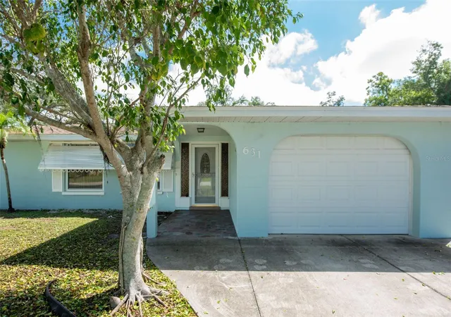 Photo 3 of Single family home for sale at 631 S Broadway, Englewood, FL 34223 | MLS# D6148910 | Listing updated on 2026-10-05