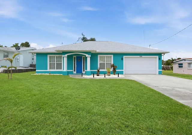 Photo 3 of Single family home for sale at 520 Liberty St, Englewood, FL 34223 | MLS# D6148911 | Listing updated on 2026-10-08