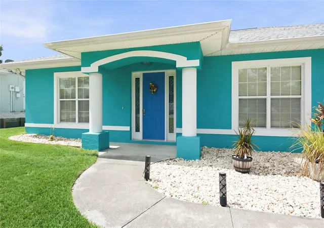 Photo 3 of Single family home for sale at 520 Liberty St, Englewood, FL 34223 | MLS# D6148911 | Listing updated on 2026-10-08