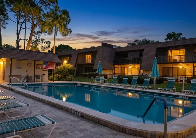 Listing Photo 4 - Condo for sale in building located at 4610 Ringwood Mdw, SARASOTA, FL 34235 - Unit #17