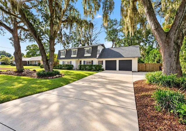 Photo 1 of Single family home for sale at 2124 Ne 7th Street, Ocala, FL 34470 | MLS# OM732794 | Listing updated on 2026-09-29