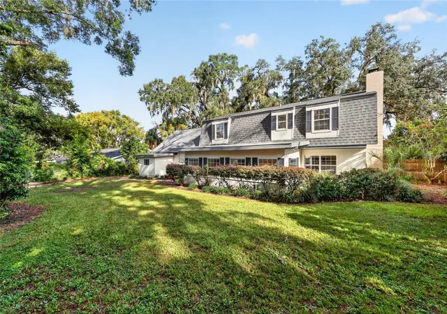 Photo 3 of Single family home for sale at 2124 Ne 7th Street, Ocala, FL 34470 | MLS# OM732794 | Listing updated on 2026-09-29