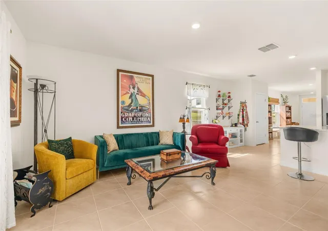 Photo 4 of Single family home for sale at 9760 Black Walnut Dr, Clermont, FL 34715 | MLS# O6444312 | Listing updated on 2026-10-08