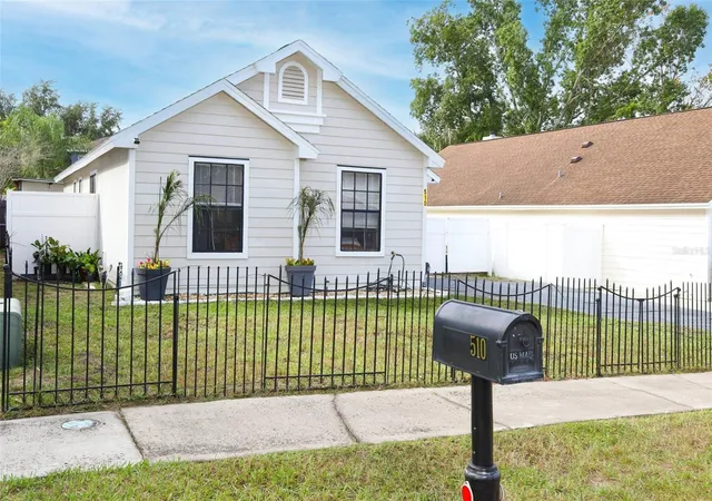Photo 1 of Single family home for sale at 510 Conure St, Apopka, FL 32712 | MLS# O6444313 | Listing updated on 2026-10-03