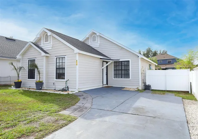 Photo 2 of Single family home for sale at 510 Conure St, Apopka, FL 32712 | MLS# O6444313 | Listing updated on 2026-10-03
