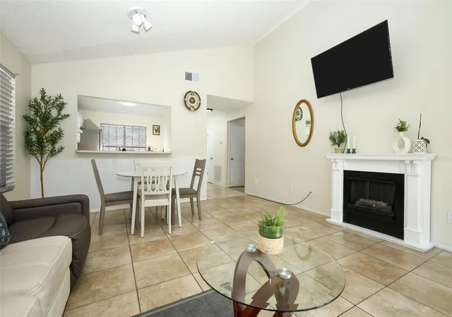 Photo 3 of Single family home for sale at 510 Conure St, Apopka, FL 32712 | MLS# O6444313 | Listing updated on 2026-10-03