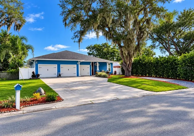 Photo 1 of Single family home for sale at 3009 W Clinton St, Tampa, FL 33614 | MLS# TB8551615 | Listing updated on 2026-10-04