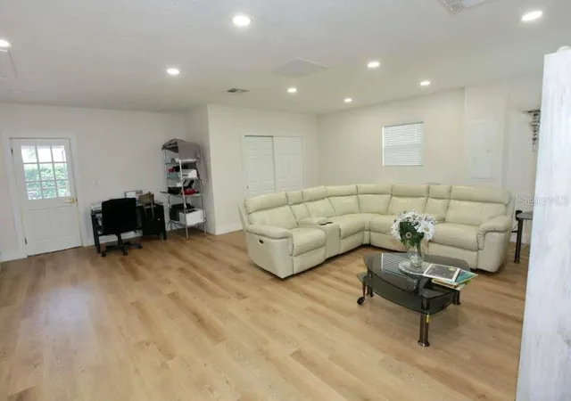 Photo 2 of Single family home for sale at 815 Bishop Pl, Seffner, FL 33584 | MLS# TB8551617 | Listing updated on 2026-09-23
