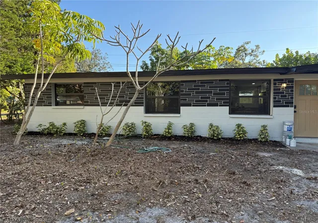 Photo 3 of Single family home for sale at 3000 Karen Ave, Largo, FL 33774 | MLS# TB8551621 | Listing updated on 2026-09-30