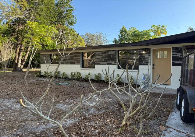 Photo 3 of Single family home for sale at 3000 Karen Ave, Largo, FL 33774 | MLS# TB8551621 | Listing updated on 2026-09-30