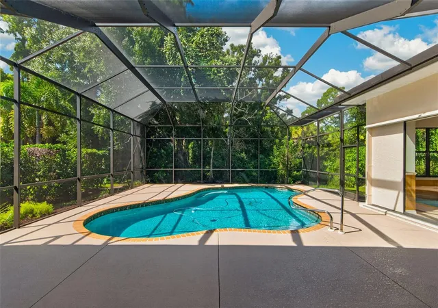 Photo 2 of Single family home for sale at 679 Sawgrass Brg Rd, Venice, FL 34292 | MLS# TB8551622 | Listing updated on 2026-09-26