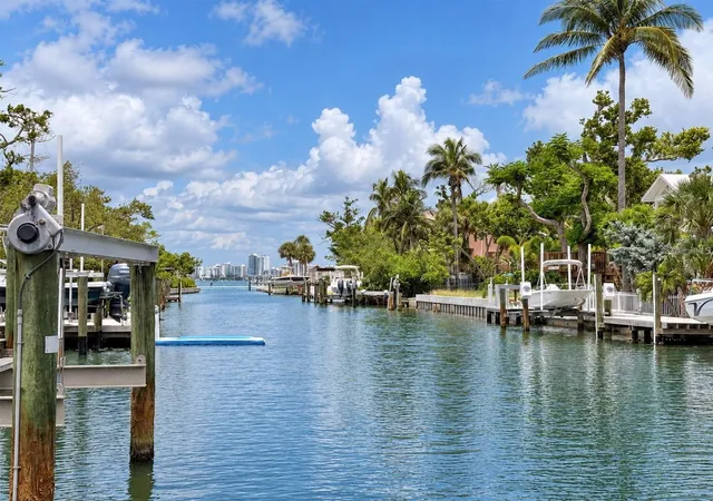 Photo 3 of Single family home for sale at 3441 Gulfmead Dr, Sarasota, FL 34242 | MLS# A4707208 | Listing updated on 2026-09-28
