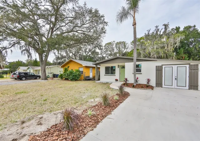 Photo 3 of Single family home for sale at 2028 N Betty Ln, Clearwater, FL 33755 | MLS# TB8551630 | Listing updated on 2026-10-03