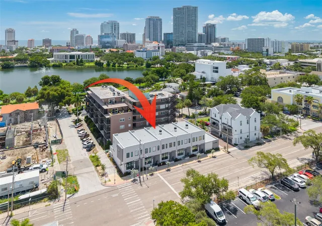 Photo 4 of Townhouse for sale at 233 8th Street N, Saint Petersburg, FL 33701 | MLS# TB8551634 | Listing updated on 2026-09-28