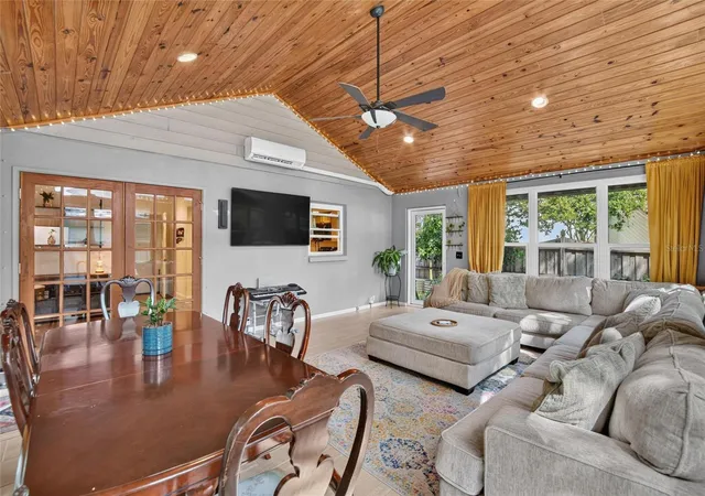 Photo 3 of Single family home for sale at 3721 Village Ests Pl, Tampa, FL 33618 | MLS# TB8551635 | Listing updated on 2026-10-23