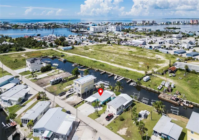 Photo 3 of Single family home for sale at 847 Oak St, Fort Myers Beach, FL 33931 | MLS# TB8551639 | Listing updated on 2026-09-24