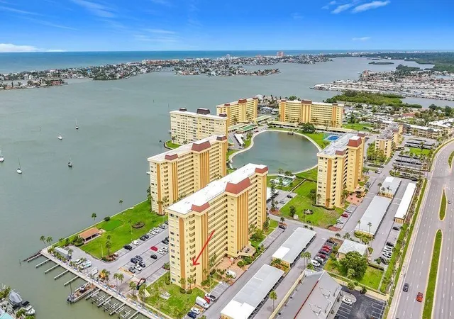Photo 1 of Condo for sale at 4550 Cove Cir #502, Saint Petersburg, FL 33708 | MLS# TB8551640 | Listing updated on 2026-09-29