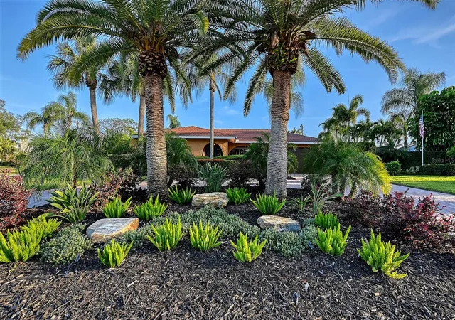 Photo 3 of Single family home for sale at 7137 Westmoreland Dr, Sarasota, FL 34243 | MLS# A4707210 | Listing updated on 2026-09-24
