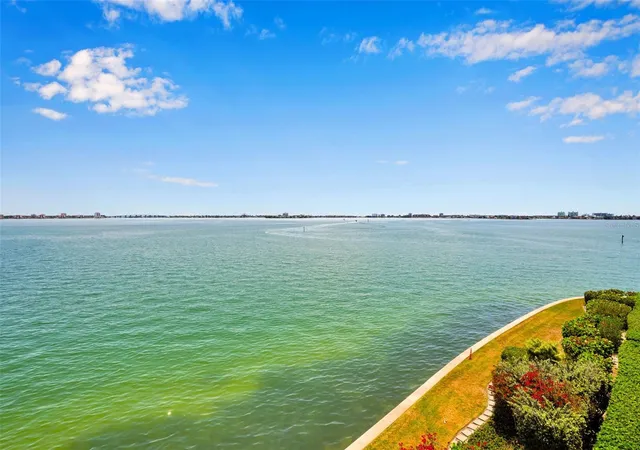 Listing Photo 5 - Condo for sale in building located at 6060 Shore Blvd S, Gulfport, FL 33707 - Unit #200