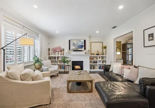 Photo 3 of Single family home for sale at 1103 W Harvard St, Orlando, FL 32804 | MLS# O6444337 | Listing updated on 2026-10-07