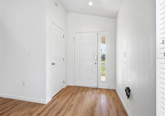 Photo 2 of Single family home for sale at 1500 Casterton Cir, Davenport, FL 33897 | MLS# O6444338 | Listing updated on 2026-10-09
