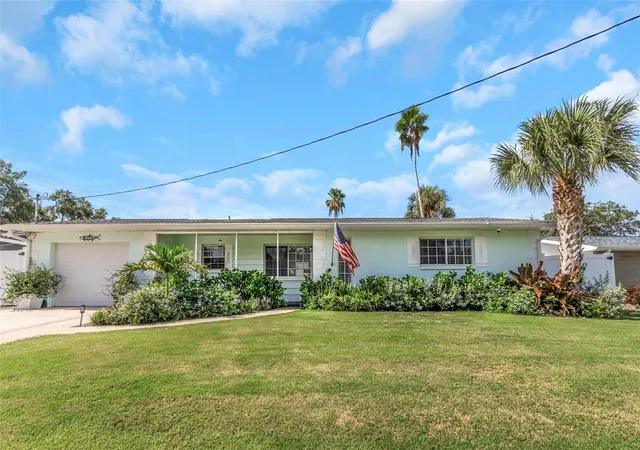 Photo 2 of Single family home for sale at 1071 Suemar Rd, Dunedin, FL 34698 | MLS# TB8551655 | Listing updated on 2026-09-27