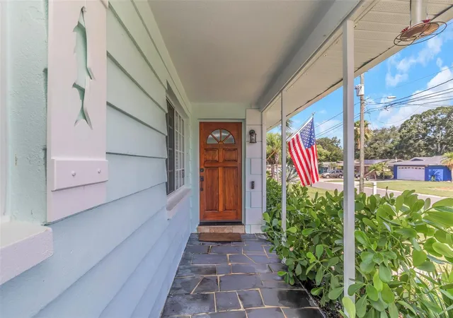 Photo 3 of Single family home for sale at 1071 Suemar Rd, Dunedin, FL 34698 | MLS# TB8551655 | Listing updated on 2026-09-27