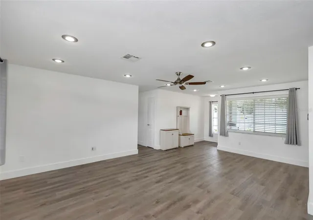 Photo 4 of Single family home for sale at 1071 Suemar Rd, Dunedin, FL 34698 | MLS# TB8551655 | Listing updated on 2026-09-27