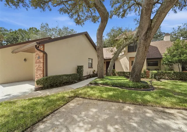 Photo 3 of Condo for sale at 116 Golf Clb Dr, Longwood, FL 32779 | MLS# O6444343 | Listing updated on 2026-10-03
