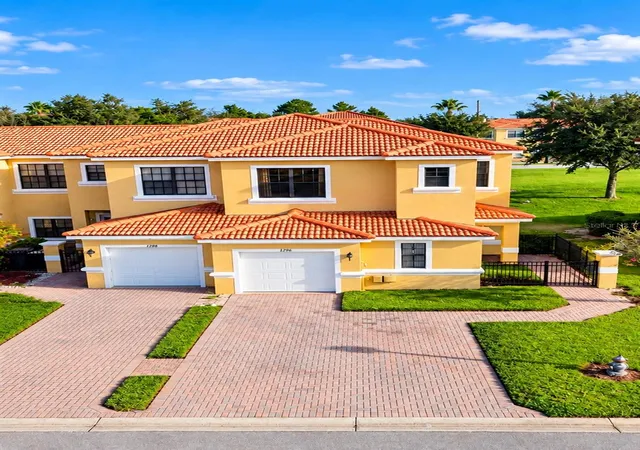 Photo 2 of Townhouse for sale at 1298 Clove Dr, Kissimmee, FL 34759 | MLS# S5158201 | Listing updated on 2026-10-05